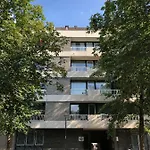 21st Apartment *